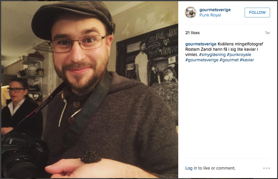 gourmetsverigeKvällens mingelfotograf Rostam Zandi hann få i sig lite kaviar i vimlet.<span class=